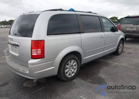 2009 Chrysler Town & Country Lx from USA, damaged, VIN 2A8HR44E89R602260